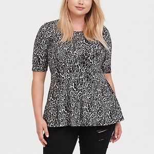 Torrid 0 L/XL Gray Black Leopard Peplum Top Elbow Sleeve